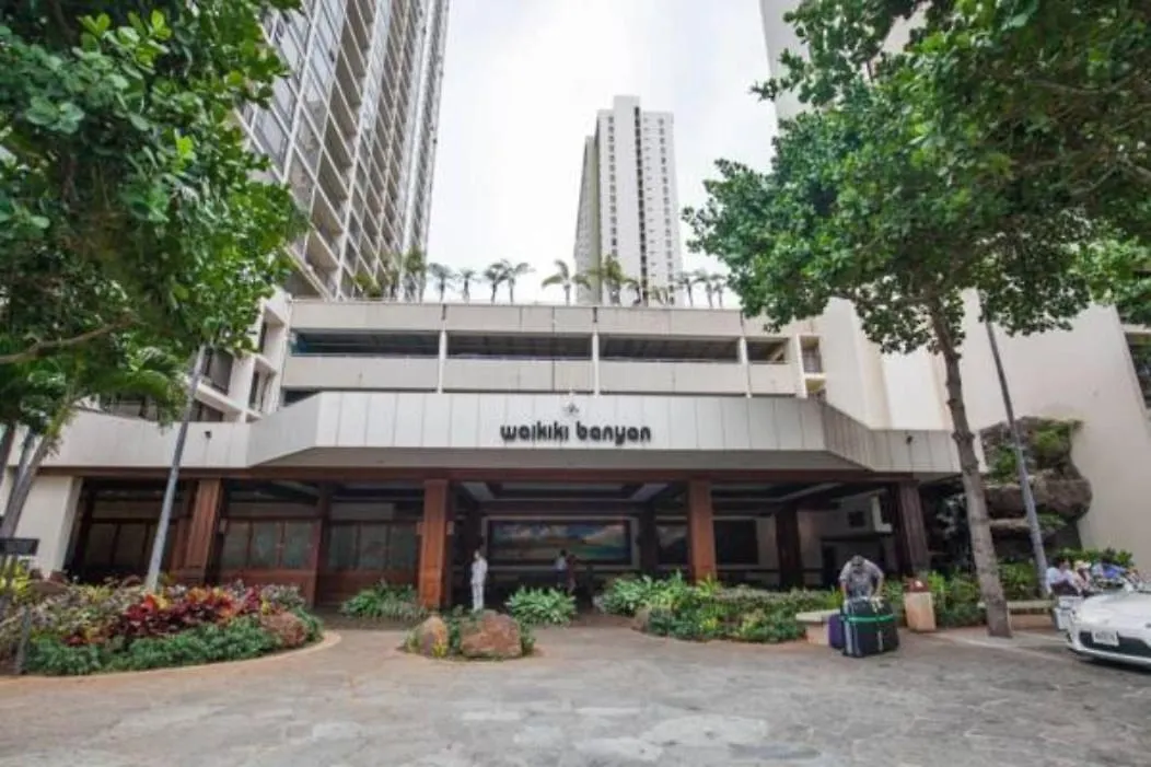 Waikiki Banyan Modern One Bedroom Free Parking Honolulu United States